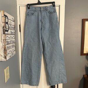 PrettyLittleThing Wide Leg High Rise 90s inspired Denim Jeans in Light Blue